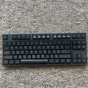 Gaming keyboard, slightly used and in good condition.